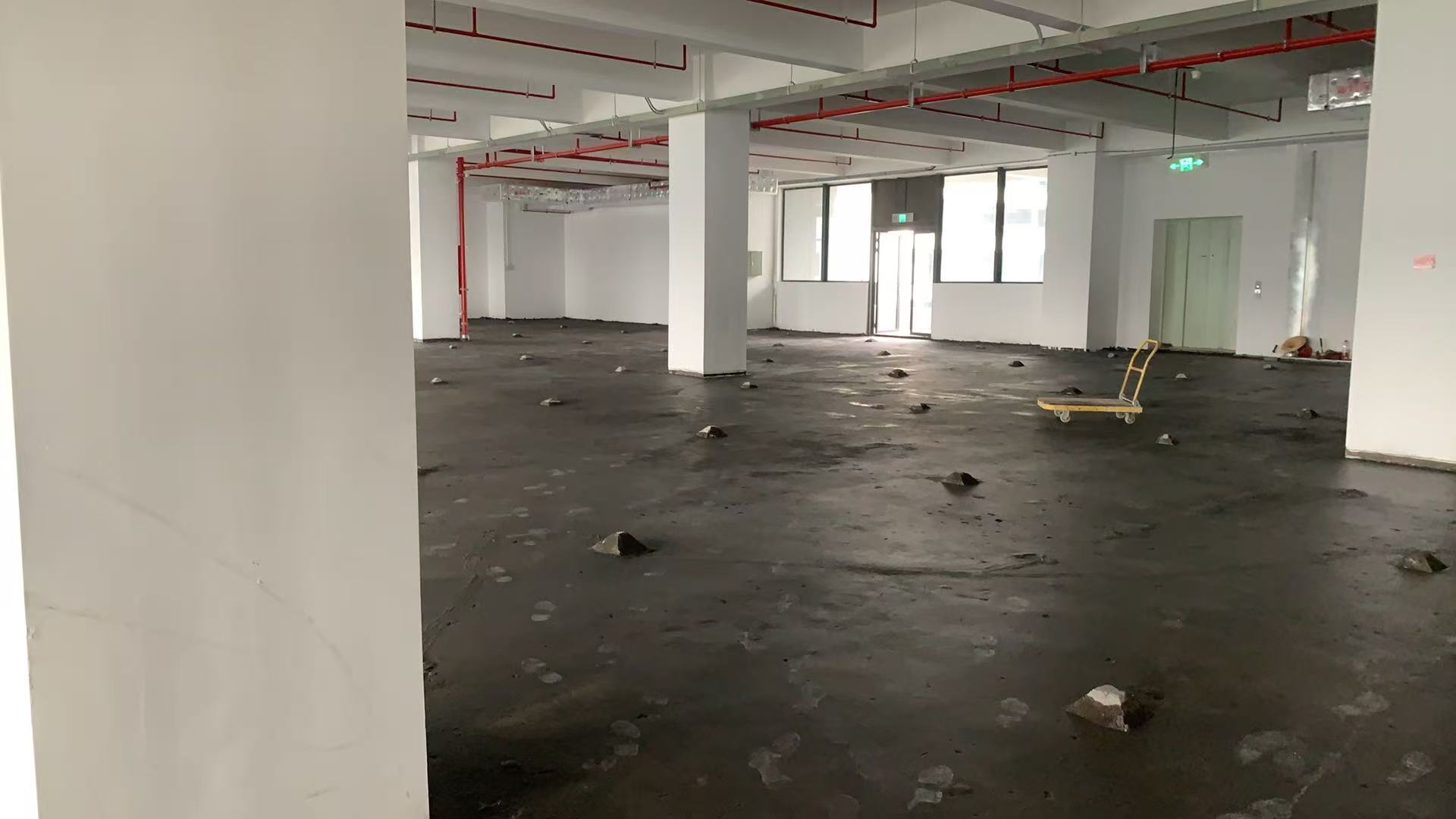 新强装饰项目现场