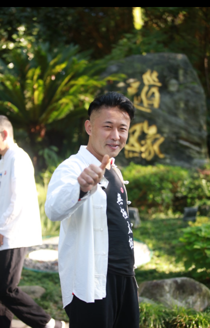 学员站桩训练场景