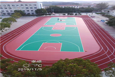 湖北卓越体育工程有限公司硅PU球场施工场景