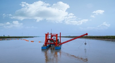 斗轮疏浚设备作业场景