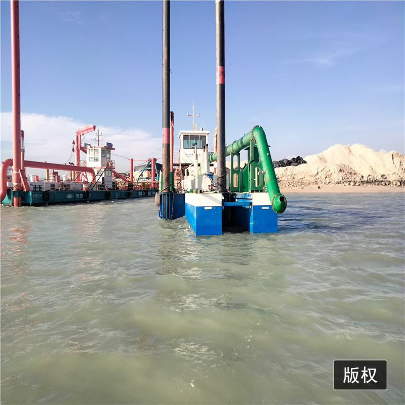青州科大环保机械抽沙船作业场景