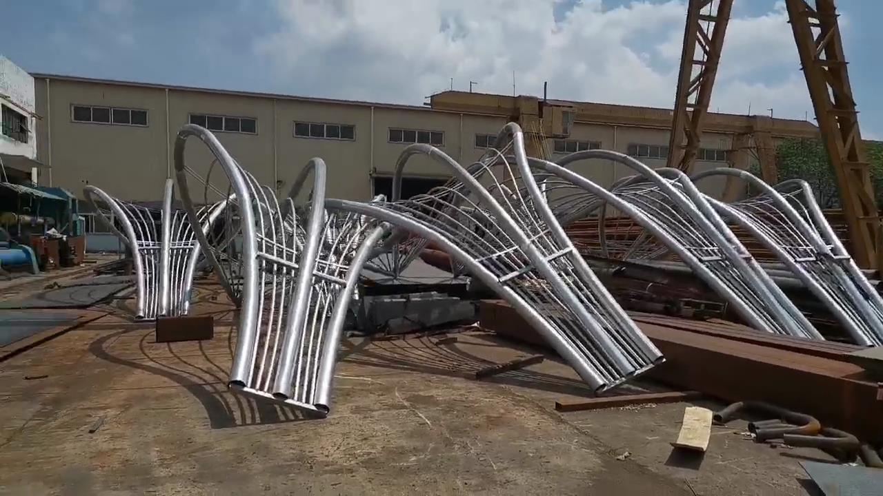 上海雷兴弯管加工现场
