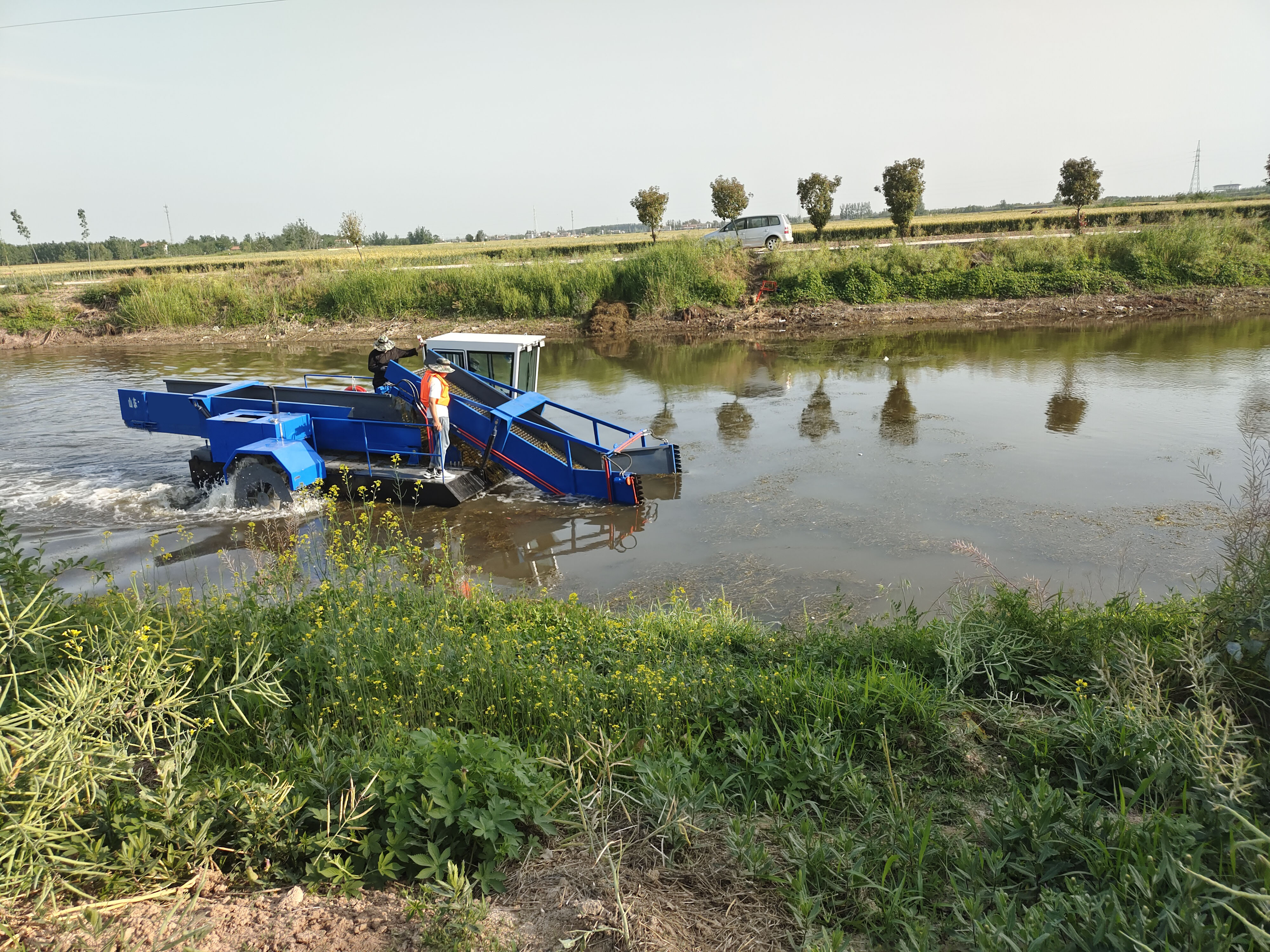 割草船生产车间图