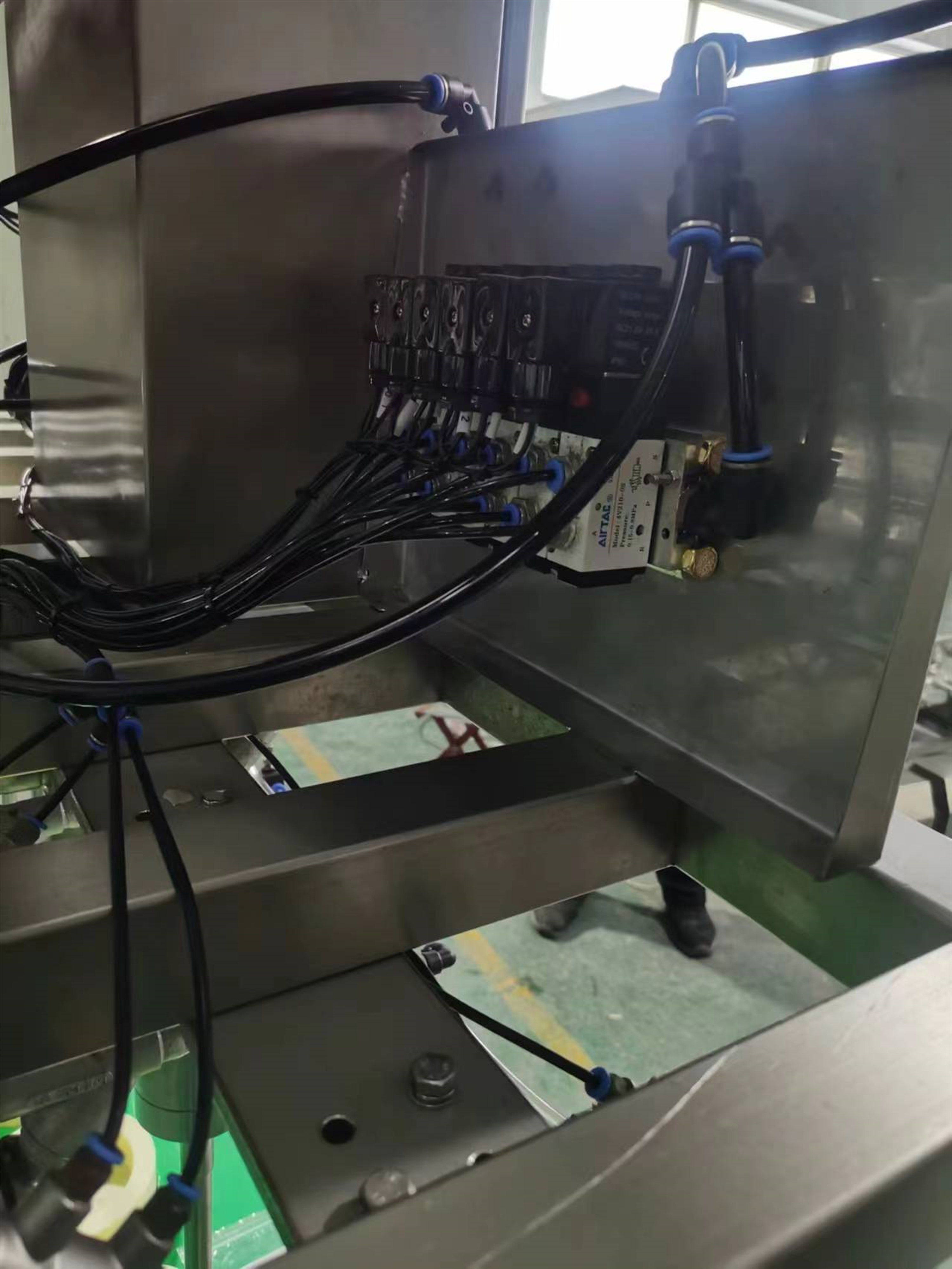 海志啤酒设备海外客户现场