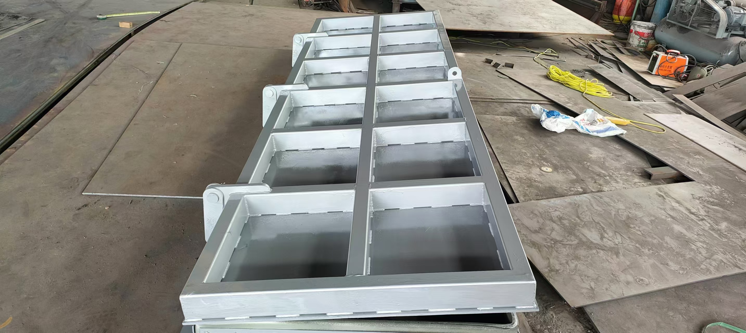 河北尚洲水工机械有限公司拍门产品展示