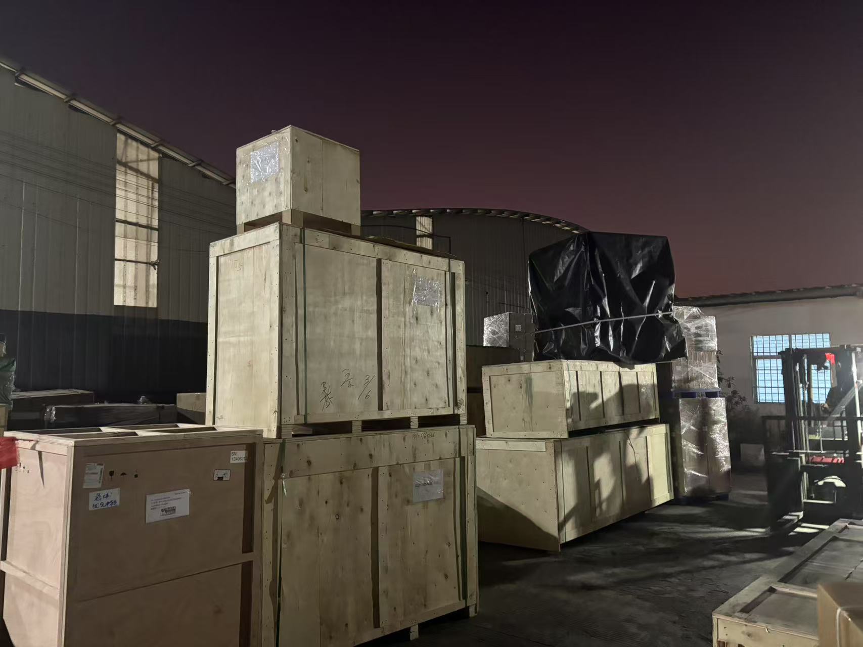 邦海国际菲律宾清关团队工作现场