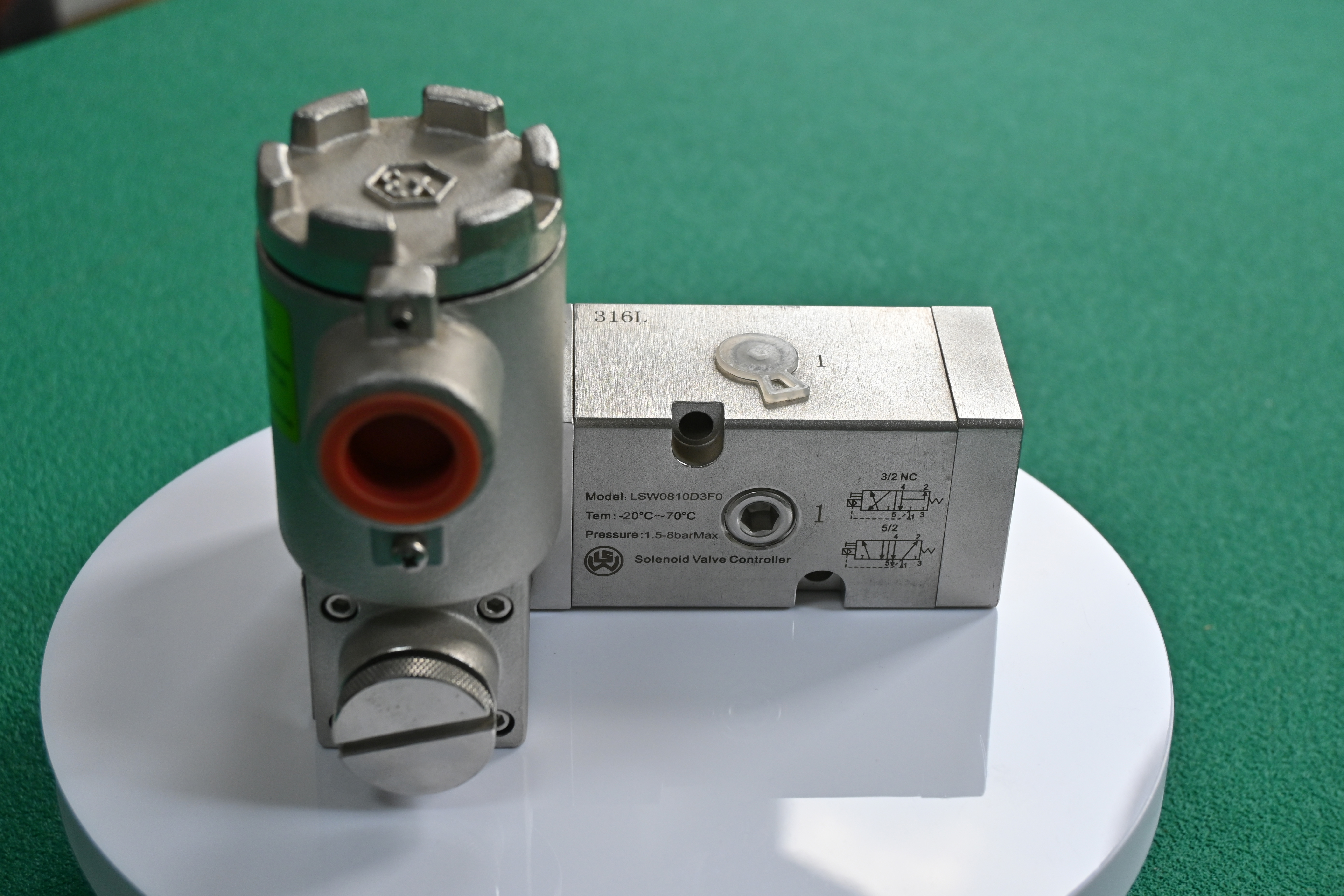 无锡隆圣威流体控制设备有限公司生产车间