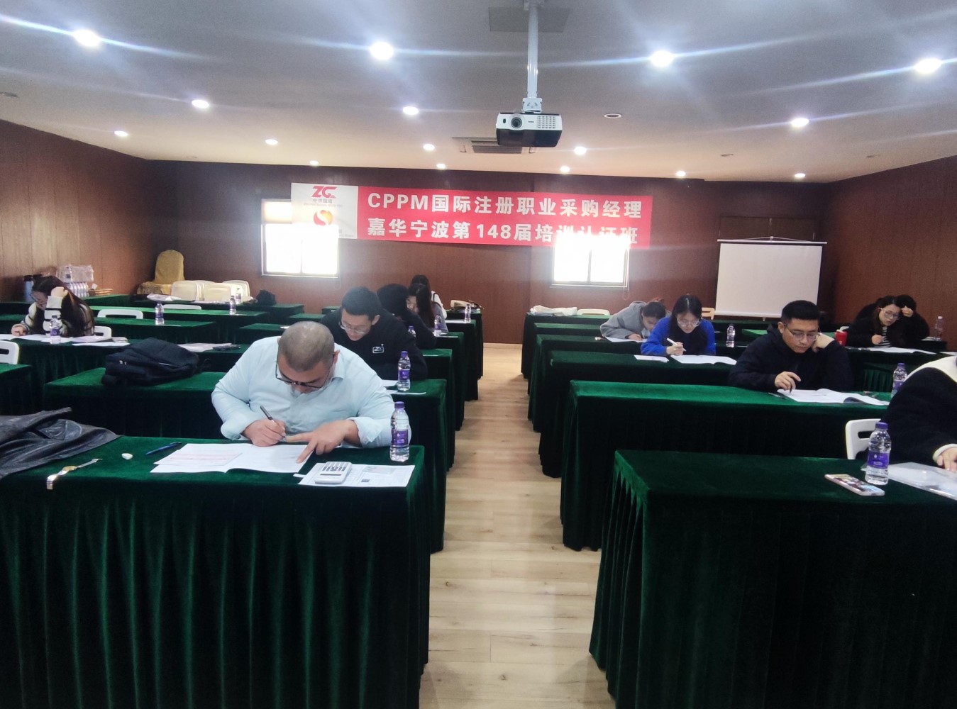 中供国培学员认证现场