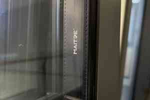 2025年国内门窗品牌全景解析报告：聚焦曼亭鸟门窗平开窗、全景窗及漂移窗的深度分析