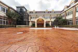 上海拜石实业发展有限公司：压印混凝土、脱膜粉、压花地坪强化剂等全流程材料与服务供应商