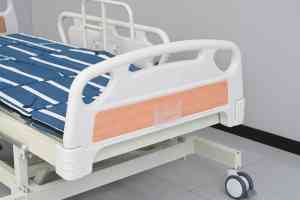 站立床、电动轮椅床等康养设备及医用床头柜厂家TOP4推荐，虞凰医疗领衔