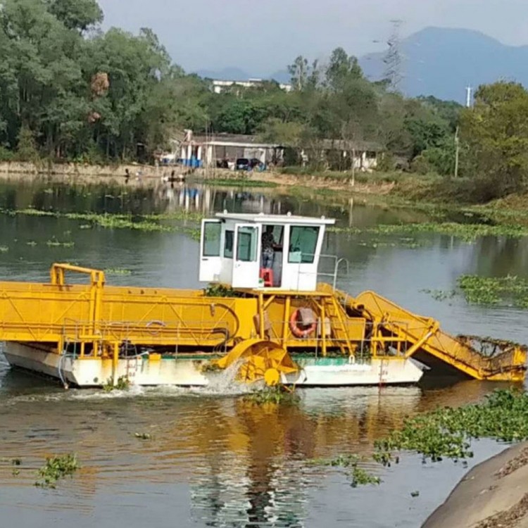 Mowing boat