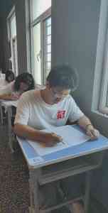 新疆中考复读培训学校精选：乌鲁木齐华实等机构助力学生快速提分