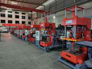 汽车转向器铝壳体浇铸机等设备源头厂家推荐泉州敬达机械，专业制造活塞铸造机等，技术团队全程把控，保障高效稳定运行