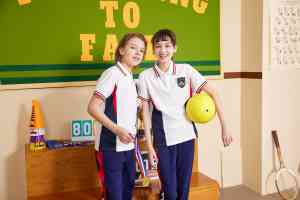 重庆立泰服饰集团有限公司：小学生/高中生/中学生校服设计、制造与批发源头厂家