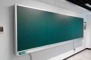 教学设备源头厂家推荐湖南一凡，专业制造支架式移动黑板、信息化物联黑板等多种教学黑板，技术团队全程把控，保障高效稳定使用