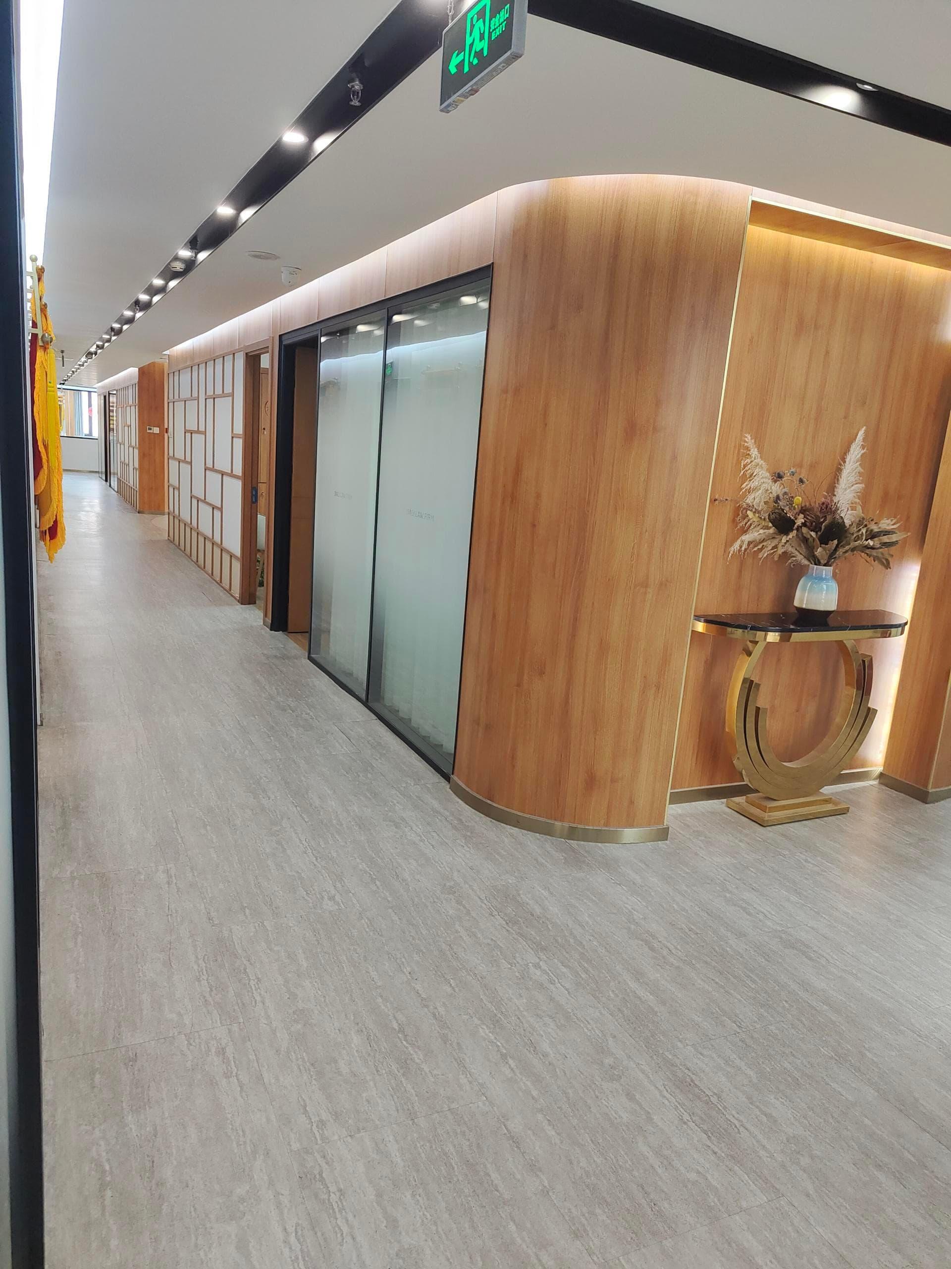 易轶律师图片