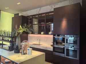 2025年定制家居厂家权威推荐：定制餐边柜、门墙柜一体化、书柜、全屋定制、格栅制造企业——伊宝诺家居科技有限公司