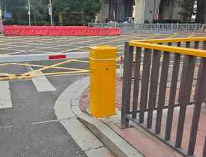 伸缩门、电动卷帘门厂家哪家好？苏州鑫如门业性能提升，适用场景广泛