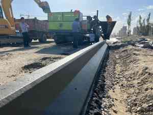 路沿石滑模机加工厂权威推荐：混凝土/全自动滑模机适配公路等多场景