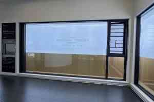 曼亭鸟门窗：阳光房、门窗、平开门、全景窗、推拉门专业厂家