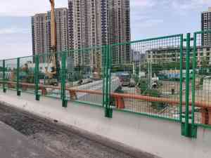 铁路/公路桥梁防抛网厂家推荐:编织/钢板/组合式防抛网订制直销优选