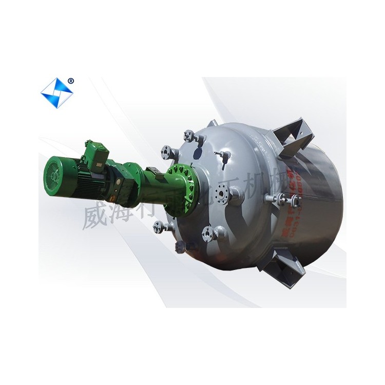 Titanium material production reactor