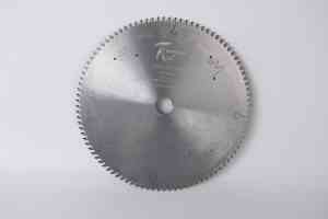 佛山市邦纳五金工具有限公司：小型推台锯、木工推台锯等五金工具专业厂家