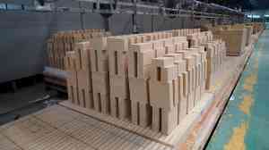 郑州建信耐火材料成套有限公司：高炉、加热炉、辊道窑用粘土/轻质保温砖供应专家，适配多行业高温需求