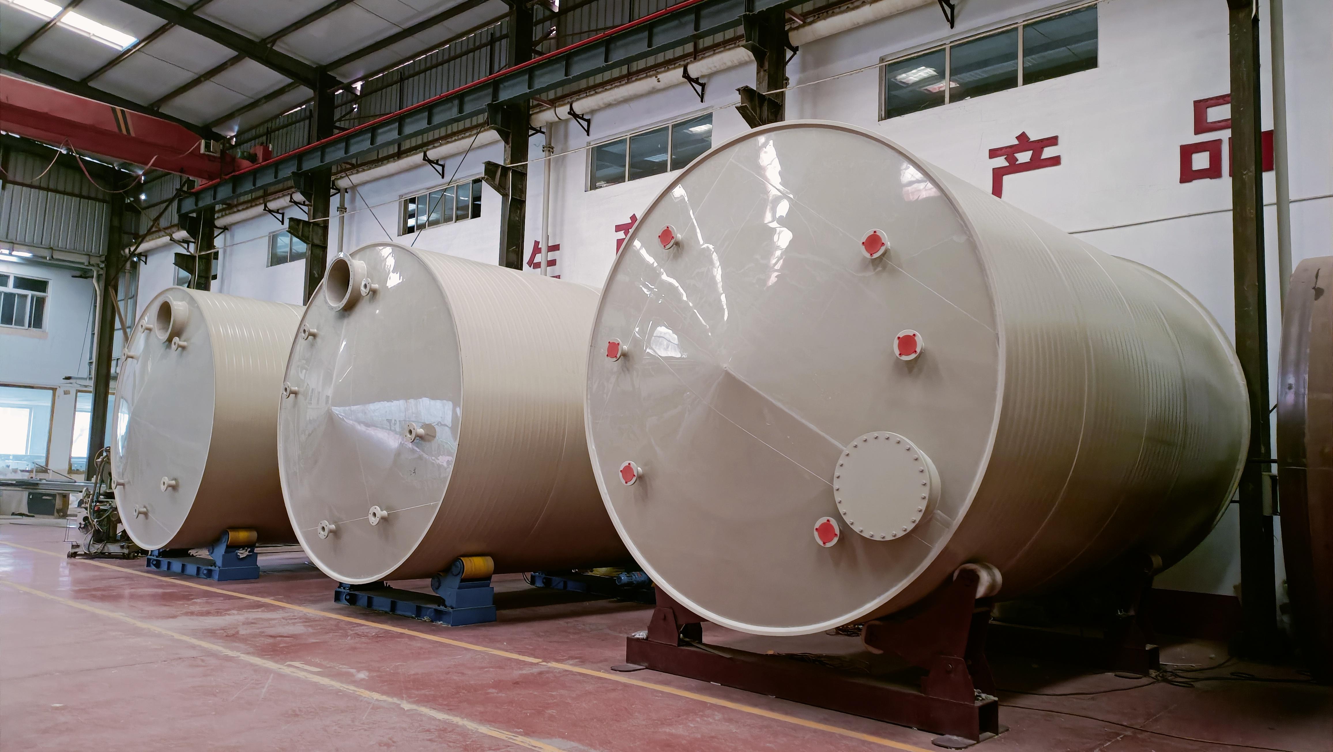 恒冠塑业生产场景图片