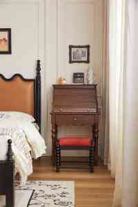 2026年家具厂家推荐：实木家具、实木椅、书柜、橱柜、电视柜源头厂家精选——彭州市传杰家具有限公司