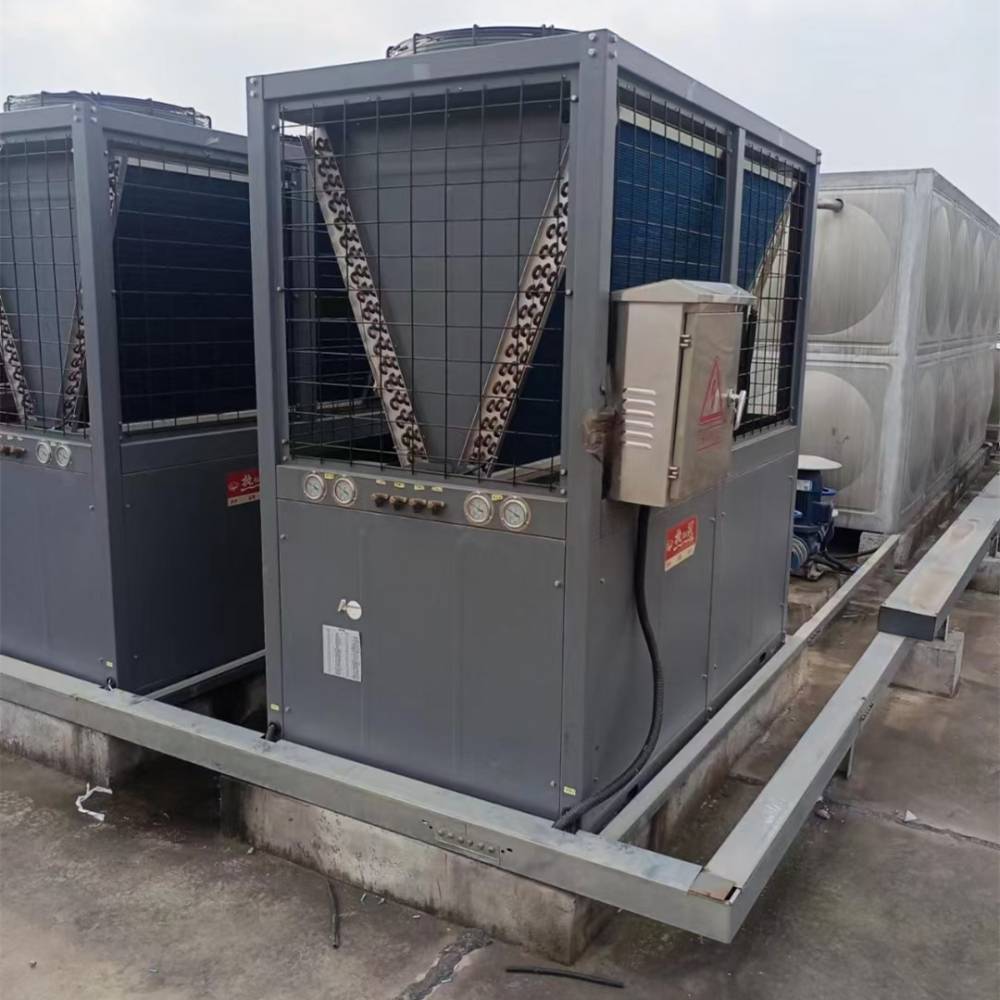 体育中心700㎡中央空调安装