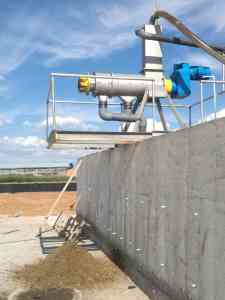 专业之选：履带式、自走式等翻抛机生产厂家深度推荐