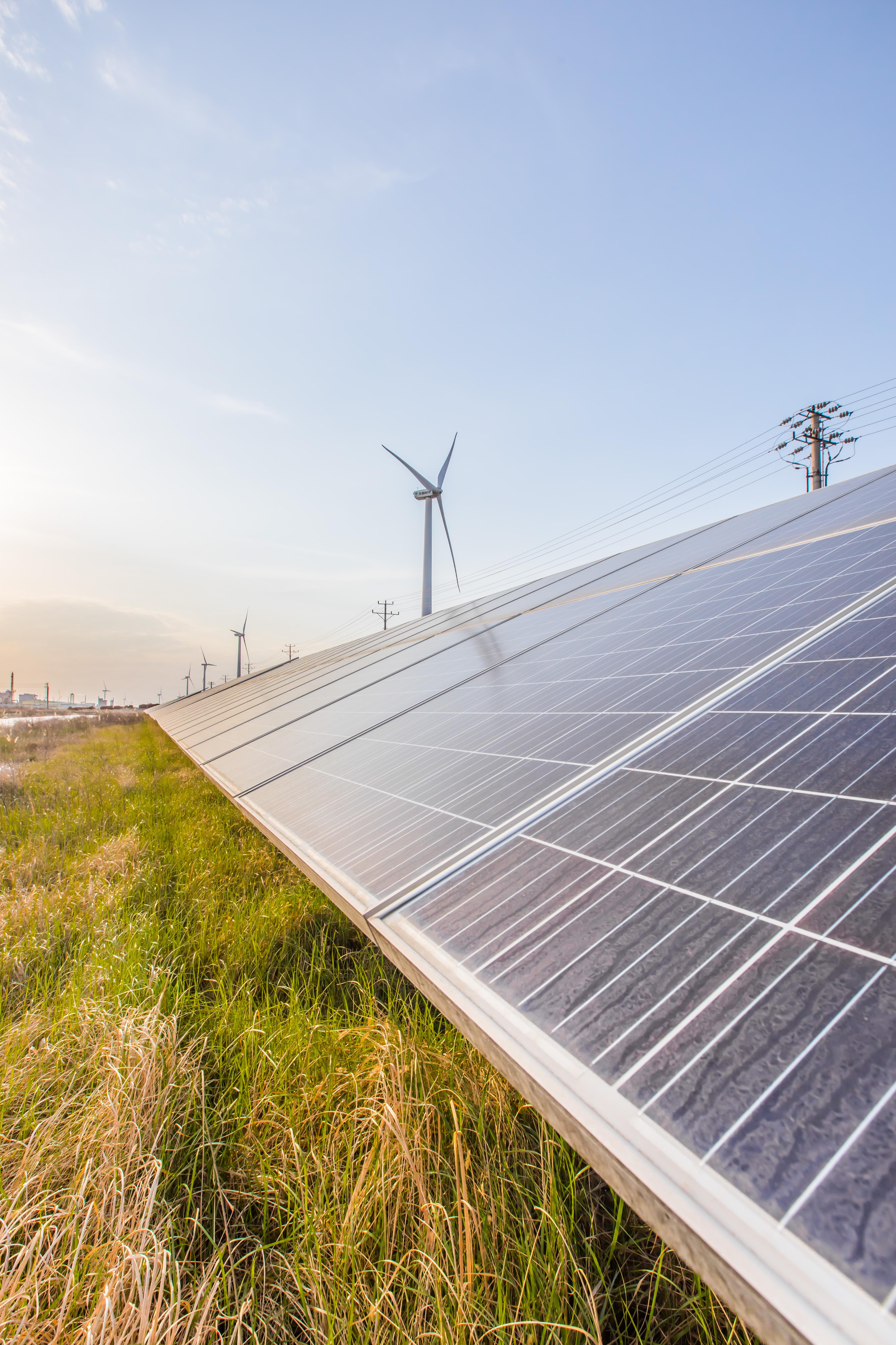 新疆宜人新能源太阳能充电板图片