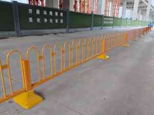专业铁路、机场、球场、高速护栏及钢筋加工防护棚厂家推荐