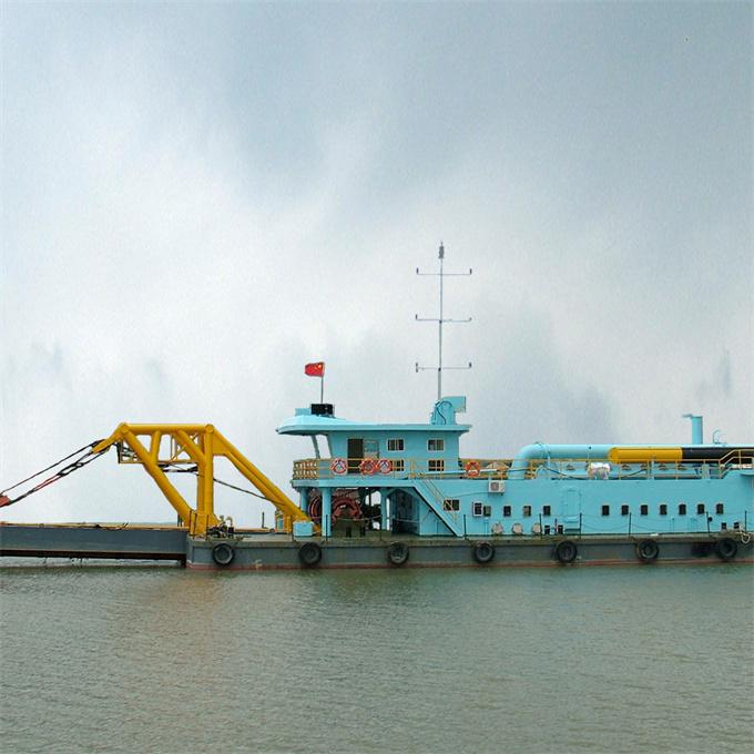 绞吸式挖泥船图片