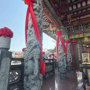 石雕盘龙柱品牌及厂家推荐:聚焦寺庙、祠堂龙柱订制与生产实力厂家