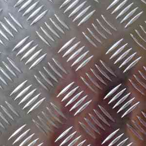热镀锌花纹板订制厂家推荐：1.8米/2米宽、120克、Q235B花纹板生产加工优选
