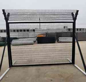 专业推荐：高速公路/铁路护栏网厂商及包塑护栏网产品、护栏网加工服务