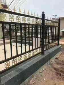 喷塑锌钢护栏、公园园林及机关单位围墙护栏厂家专业推荐