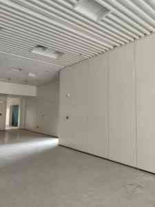 电动感应门、卫生间隔断及墙板定制厂家推荐：乌鲁木齐新兴正华泰商贸有限公司