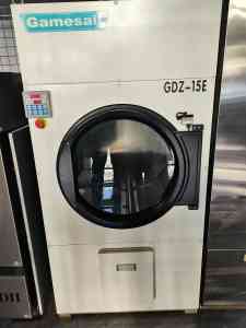 昆明衣物特殊污渍处理、包包保养及皮衣清洗翻新优质服务推荐