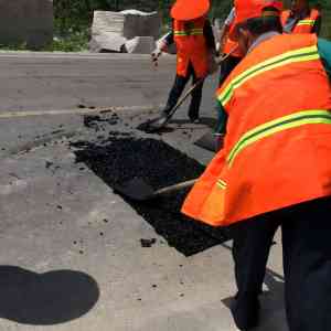 郑州恒鑫市政工程有限公司：适配郑州、开封、平顶山等地，冷补沥青施工与修补方案供应商