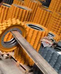 泉州市华征工程机械有限公司：PC360、PC1250、EX400等链条专业厂家