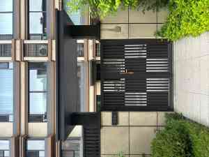 钢板楼梯护栏、铝艺护栏及大门定制批发厂家推荐，优质源头之选