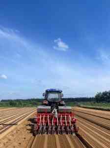 气吸菠菜、萝卜、白菜等播种机源头厂家推荐，专业制造品质之选