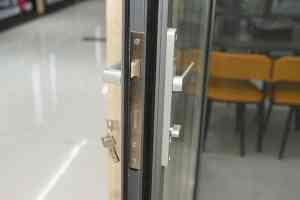 系统门窗、氯化镉玻璃、防火玻璃等厂家推荐：中阁玻璃等源头厂家之选