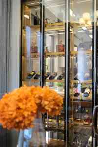 重庆别墅装修优选：专业设计与品质服务打造极简双层别墅理想空间