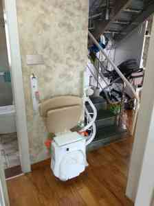 无障碍自动上下楼梯爬楼神器厂家推荐，为老人上下楼难题提供解决方案