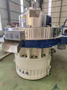 锯末、牛羊饲料、生物质、秸秆、木屑颗粒机厂家推荐，实力之选